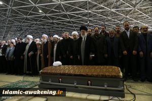 Leader leads funeral prayer for late Rafsanjani