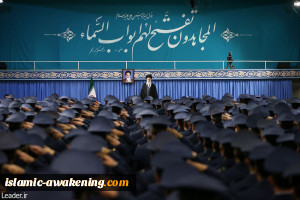 قائد الثورة الاسلامية: ذكرى انتصار الثورة الاسلامية لهذا العام ستكون محط انظار العالم