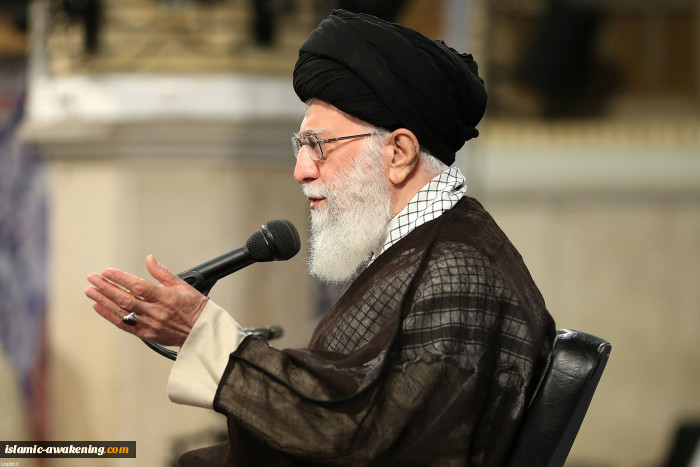 قائد الثورة الاسلامية: امريكا تحرض السعودية لإثارة المشاكل في المنطقة