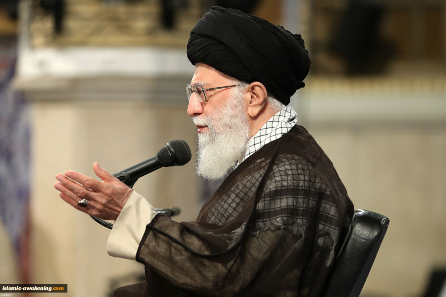 قائد الثورة الاسلامیة: امریکا تحرض السعودیة لإثارة المشاکل فی المنطقة  2