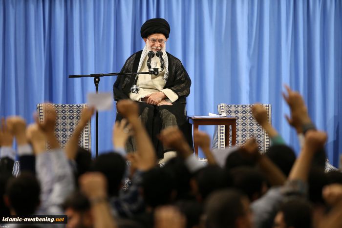 Leader calls on university students to continue Revolution’s goals