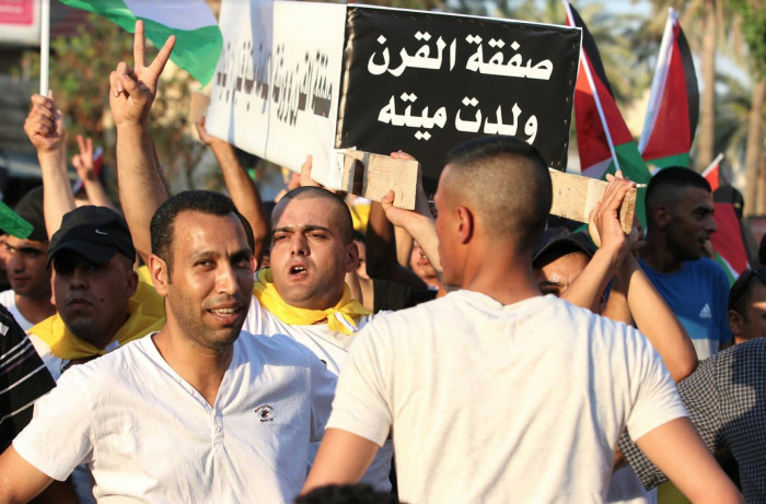 اعتقالات بالضفة مع تواصل الاحتجاجات الرافضة لورشة المنامة