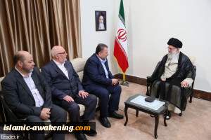 اللواء سلیمانی: قائد الثورة عبر بالبلاد من العواصف العاتیة