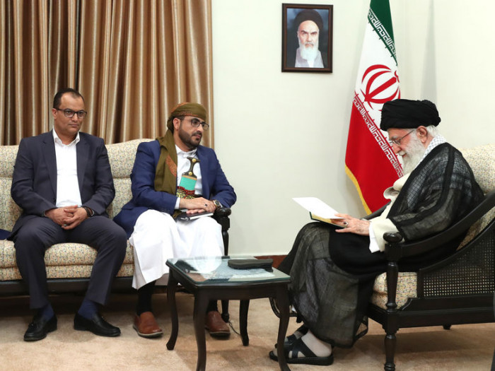 قفوا بقوة أمام مؤامرات السعودیین والإماراتیین