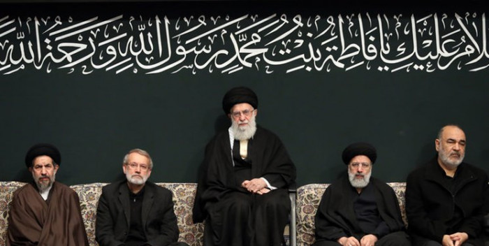 قائد الثورة یحضر مراسم عزاء ذکرى استشهاد السیدة فاطمة الزهراء (س)