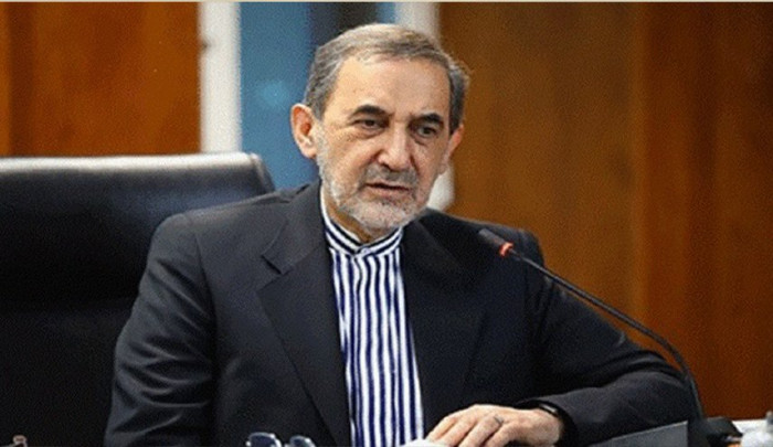 ولایتی: حادث بیروت أدمى قلب الشعب الایرانی