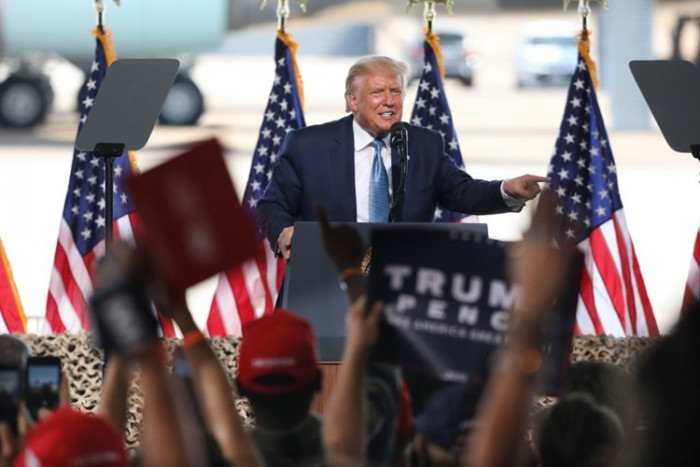 ترامب: إیران والصین تریدان فوز بایدن وسأوقع اتفاقاً مع طهران