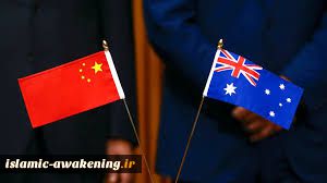 Australian intelligence agents raided , searched houses of Chinese journalists