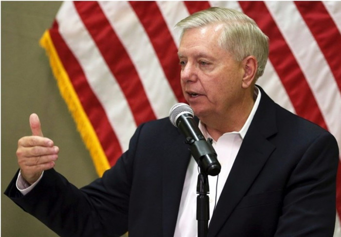 سناتور آمریکایی در تلاش برای منصرف کردن ترامپ از ترور سردار سلیمانی بوده است