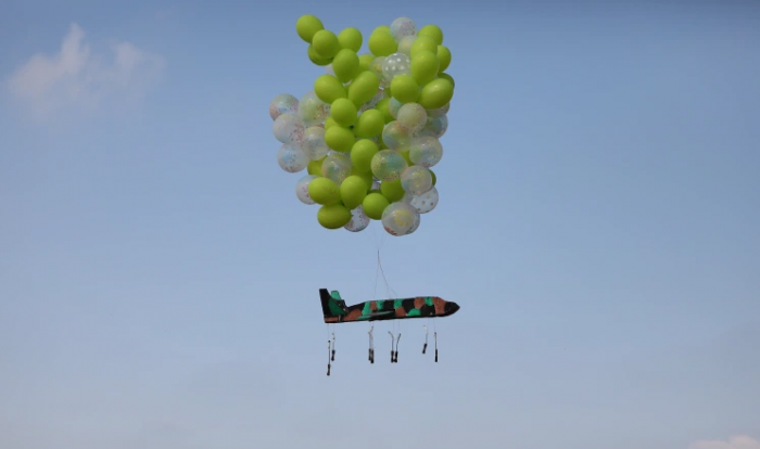 Gazans Fire Incendiary Balloons at Zionist Settlements