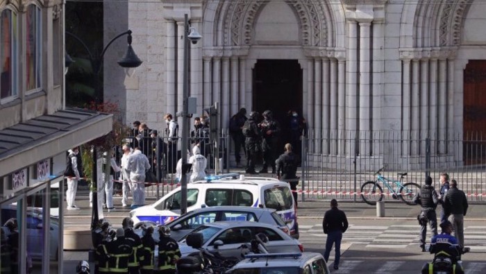 French president in Nice after deadly knife attack leaves 3 people dead