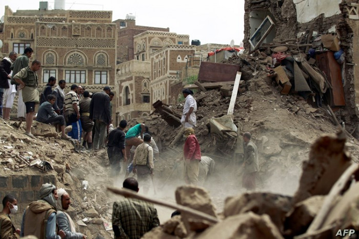 طائرات التحالف السعودی تقصف مناطق سکنیة فی الیمن