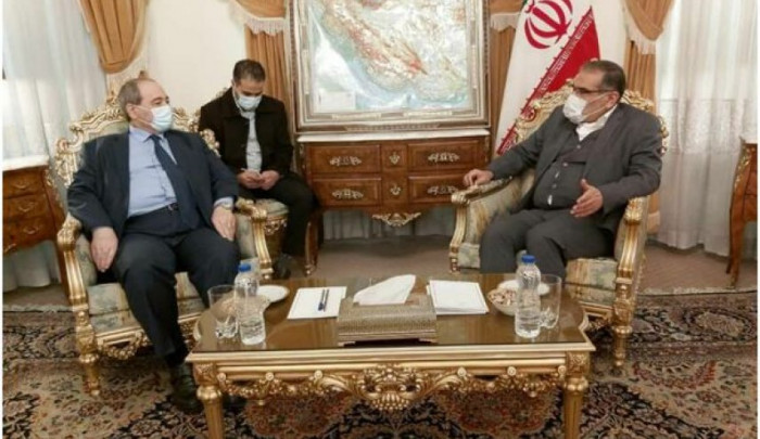 شمخانی: أمریکا تهدف من وراء وجودها فی سوریا إلى تهریب نفطها وضمان امن الکیان