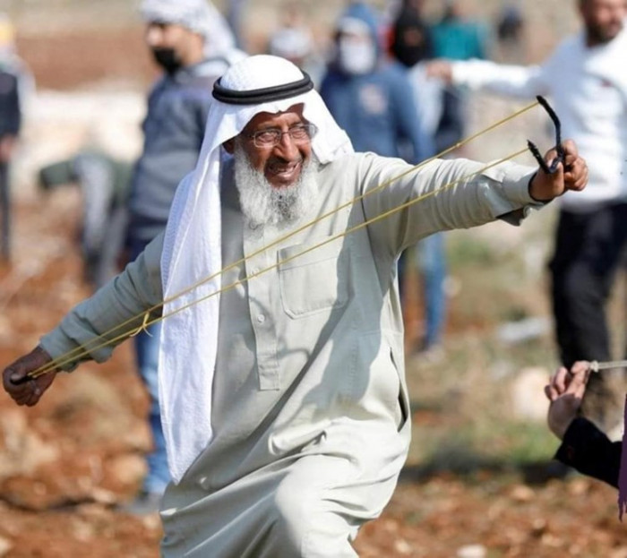 جیش الاحتلال یعتقل المسن الفلسطینی سعید عرمة