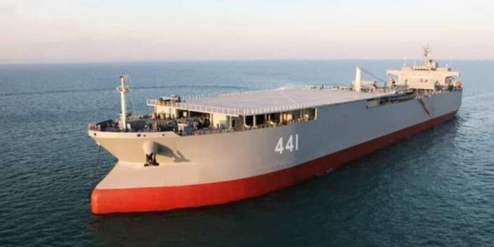 البحریة الإیرانیة تسجِّل رقمًا قیاسیًا جدیدًا... هذه المرة صواریخ تُطلق من الحاویات