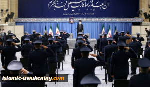 السید علی الخامنئی یستقبل حشدا من قادة وکوادر القوة الجویة