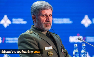 حاتمی: تدمیر تل أبیب وحیفا بانتظار إشارة من السید خامنئی