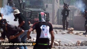 Israeli forces attack Palestinian protesters, al-Aqsa worshipers