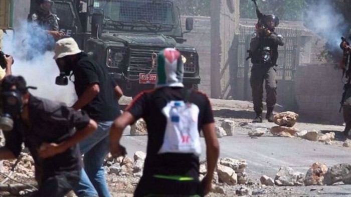 Israeli forces attack Palestinian protesters, al-Aqsa worshipers